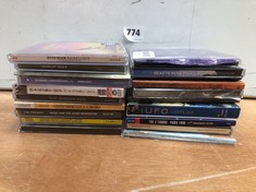 20 X ASSORTED CDS TO INCLUDE BOHEMIAN RHAPSODY THE ORIGINAL SOUNDTRACK CD