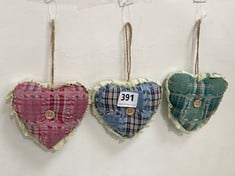 8 X STONE THE CROWS SET OF THREE HEARTS - ASSOR.COLOURS - WIDTH 12.5CM - TOTAL RRP £144