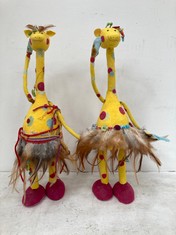 3 X STONE THE CROWS MEDIUM PAIR OF DANCING GIRAFFES - HEIGHT 37 CM - TOTAL RRP £72