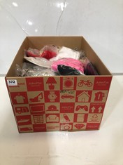 BOX OF APPROX 30 X ASSORTED ADULT CLOTHING TO INCLUDE ALIZEAL LONG SLEEVE SHIRT BLACK/RED SIZE SM