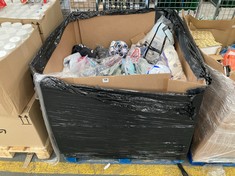 PALLET OF ASSORTED ITEMS TO INCLUDE EURO 2024 SMALL FOOTBALL IN WHITE / BLUE (KERBSIDE PALLET DELIVERY)