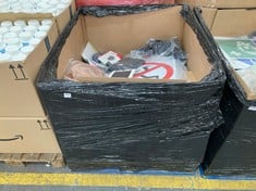 PALLET OF ASSORTED ITEMS TO INCLUDE AIKER BLUETOOTH BEANIE IN NAVY (KERBSIDE PALLET DELIVERY)