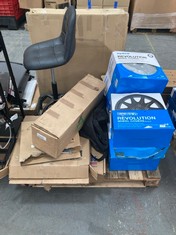 PALLET OF ASSORTED ITEMS TO INCLUDE TOPTECH REVOLUTION 14" WHEEL COVERS BLACK 4 PACK (KERBSIDE PALLET DELIVERY)