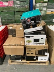 PALLET OF ASSORTED MICROWAVES TO INCLUDE PANASONIC MICROWAVE OVEN IN WHITE - MODEL NO. NN-E27JWM (KERBSIDE PALLET DELIVERY)