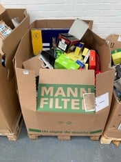 PALLET OF ASSORTED CAR PARTS/ITEMS TO INCLUDE MAHLE AIR FILTER LX 645/1 (KERBSIDE PALLET DELIVERY)