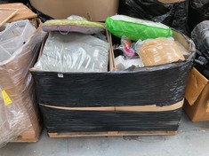 PALLET OF ASSORTED ITEMS TO INCLUDE BABY PLAY GYM (KERBSIDE PALLET DELIVERY)