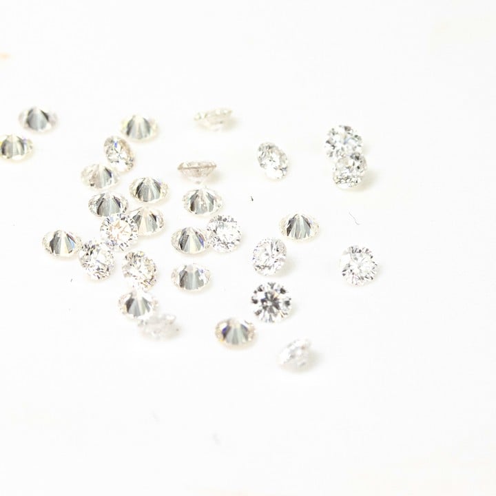 1.08ct Diamond Round Brilliant-Cut Melee. Colour H-I, Clarity VS1-VS2, 2.1mm.  Auction Guide: £200-£300