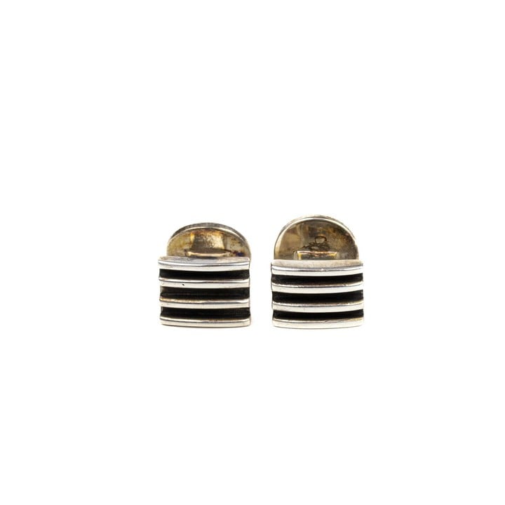 Silver Rectangle Grooved Pair of Cufflinks, 1.1x0.8cm, 6.1g (VAT Only Payable on Buyers Premium)