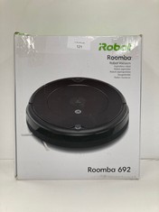 IROBOT ROOMBA 692 ROBOT HOOVER WITH WI-FI CONNECTION, THREE-STAGE CLEANING SYSTEM, PERSONALISED SUGGESTIONS, COMPATIBLE WITH YOUR VOICE ASSISTANT, BLACK - LOCATION 2A.