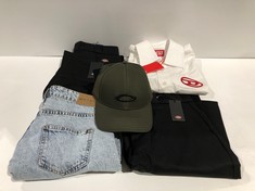 5 X PREMIUM DESIGNER CLOTHING ASSORTMENT INCLUDING GREEN OAKLEY CAP (TOTAL  RRP. €484) - LOCATION 27A.