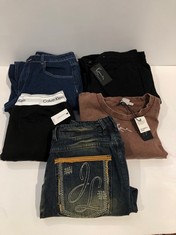 5 X GARMENTS VARIOUS BRANDS AND SIZES INCLUDING KARL KANI T-SHIRT SIZE L - LOCATION 35A.