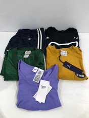 5 X PREMIUM DESIGNER CLOTHING ASSORTMENT INCLUDING REEBOK TOP SIZE S (TOTAL  RRP 227€) - LOCATION 39A.