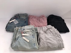 5 X PREMIUM DESIGNER CLOTHING ASSORTMENT INCLUDING JEANS SIZE S (TOTAL  RRP 391€) - LOCATION 44A.