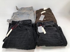 4 X PREMIUM DESIGNER CLOTHING ASSORTMENT INCLUDING JEANS SIZE 27W 32L (TOTAL  RRP 286€) - LOCATION 24A.