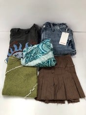 5 X PREMIUM DESIGNER CLOTHING ASSORTMENT INCLUDING TRUE RELIGION DENIM (TOTAL  RRP. €321) -LOCATION 16A.