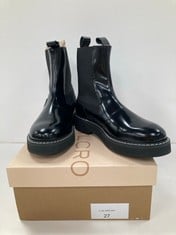 BLACK LOW BOOTS WITH RUBBER BY PILCRO 38EU (150€ RRP) - LOCATION 17A.