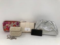 4 X DESIGNER BAGS OF VARIOUS BRANDS INCLUDING PURSE (TOTAL  RRP 179€) - LOCATION 2B.