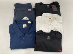 5 X LEVIS GARMENTS VARIOUS MODELS AND SIZES INCLUDING BLUE POLO SHIRT SIZE XXL - LOCATION 31B.