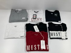 7 X GARMENTS VARIOUS SIZES AND MODELS INCLUDING MAROON MUSTANG T-SHIRT L - LOCATION 43B.