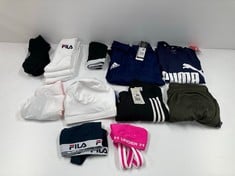 11 X SPORTSWEAR VARIOUS SIZES, MODELS AND BRANDS INCLUDING NAVY BLUE PUMA T-SHIRT SIZE M - LOCATION 43B.