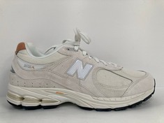 NEW BALANCE SHOES MODEL M2002REC COLOUR SIZE 45 1/2 (TOTAL  RRP 170€) - LOCATION 33A.