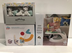 4 X ASSORTED BABY ITEMS INCLUDING INTER BABY BATH SEAT - LOCATION 21C.