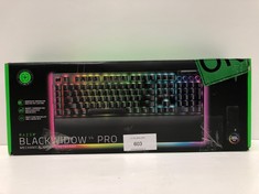 RAZER BLACKWIDOW V4 PRO (VIERDE SWITCH) - MECHANICAL GAMING KEYBOARD (MECHANICAL CLICK SWITCHES, COMMAND DIAL AND 8 DEDICATED MACRO KEYS, MULTIFUNCTION ROLLER) US DESIGN, BLACK - LOCATION 37C.