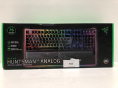 RAZER HUNTSMAN V2 - GAMING KEYBOARD WITH ANALOGUE SWITCHES, OPTO-MECHANICAL (WRIST REST, DIGITAL ROTARY CONTROL, MULTIMEDIA KEYS, RGB CHROMA) QWERTZ, GERMAN DESIGN, BLACK - LOCATION 41C.