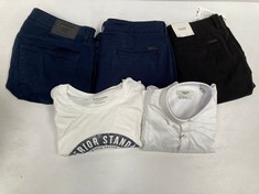 5 X JACK JONES CLOTHING VARIOUS SIZES AND STYLES INCLUDING WHITE T-SHIRT SIZE L - LOCATION 23C.