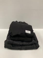 4 X GARMENTS VARIOUS BRANDS, SIZES AND MODELS INCLUDING BRANDIT JACKET BLACK COLOUR SIZE M - LOCATION 39C.