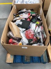 PALLET OF A VARIETY OF HOUSEHOLD ITEMS INCLUDING MOBILE PHONE CASES.