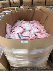 PALLET OF QUANTITY OF TOWELS 34X76CM.