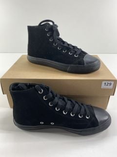 PAUL SMITH MEN'S SHOE CARVER BLACK. SIZE: 8, MADE FROM: 100% COW LEATHER UPPER/RUBBER SOLE. RRP: £195