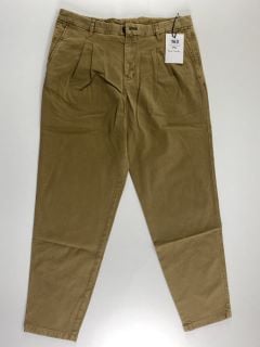 PAUL SMITH MEN'S DOUBLE POCKET CHINO. SIZE: 32, MADE FROM: 97% COTTON 3% ELASTANE. RRP: £145