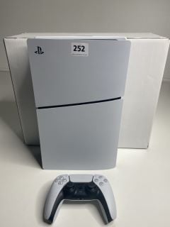 SONY PS5 GAME CONSOLE IN WHITE & BLACK. (WITH BOX, CONTROLLER, HDMI CABLE, POWER CABLE & USB CABLE)  [JPTN41042]