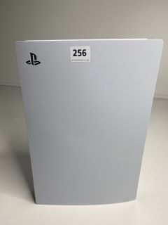 SONY PS5 GAME CONSOLE IN WHITE & BLACK. (WITH BOX, CONTROLLER, HDMI CABLE & POWER CABLE) (UNKNOWN FAULT)  [JPTN41050]