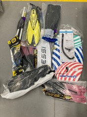 10 X WATER SPORTS ITEMS INCLUDING PINK CRESSI FINS SIZE 39/40.