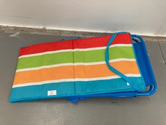 2 X BEACH ARTICLE VARIOUS MODELS INCLUDING SUN LOUNGER BLUE COLOUR (BROKEN).