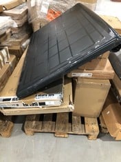 PALLET OF ASSORTED FURNITURE INCLUDING BLACK PLASTIC GARDEN TABLE (MAY BE BROKEN OR INCOMPLETE).