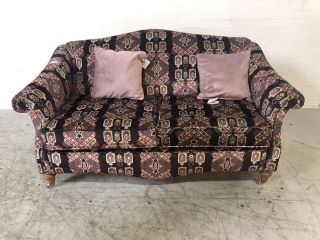 RED/BROWN COLOURED FLORAL PATTERN 2 SEATER SOFA