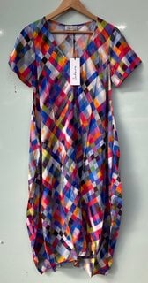 SAHARA PIXELATED MULTI SQUARE DRESS IN MULTI - SIZE UK 12 - RRP £189.00: LOCATION - FRONT BOOTH