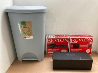 4 X ASSORTED ITEMS TO INCLUDE 2 X REVLON SALON ONE STEP HAIR DRYER AND VOLUMISER: LOCATION - J14