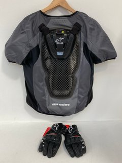 TECH AIR 5 SYSTEM IN GREY/BLACK - UK XL TO ALSO INCLUDE ALPINESTARS SP-8 V3 GLOVES IN BLACK - COMBINED RRP £779: LOCATION - FRONT BOOTH