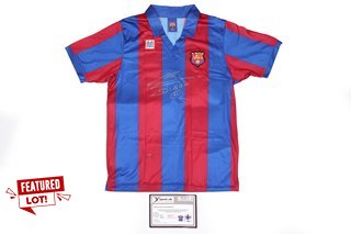 REPLICA BARCELONA 1982 FOOTBALL SHIRT SIGNED BY DIEGO MARADONA. SIZE L. COMES WITH A CERTIFICATE OF AUTHENTICITY.: LOCATION - FRONT BOOTH