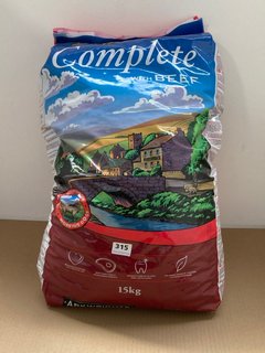 PACK OF ARKWRIGHTS COMPLETE 15KG WORKING DOG BISCUITS IN BEEF - BBE 7/25: LOCATION - J21