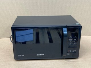 SAMSUNG 23L MICROWAVE OVEN IN BLACK: LOCATION - I15