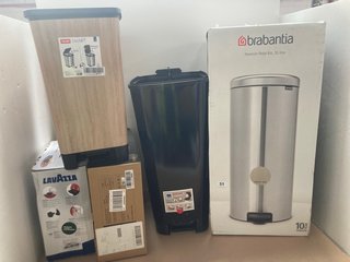 5 X ASSORTED ITEMS TO INCLUDE LAVAZZA TINY COFFEE MACHINE IN RED & BRABANTIA NEWICON 30L PEDAL BIN IN METALLIC GOLD: LOCATION - J3