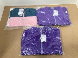 2 X MOUNTAIN WAREHOUSE EXODUS KIDS SOFTSHELL JACKET IN PURPLE - UK 9-10 YRS TO ALSO INCLUDE MOUNTAIN WAREHOUSE COLOUR BLOCK WATER RESISTANT JACKET IN PINK/NAVY - UK 9-10YRS: LOCATION - H3