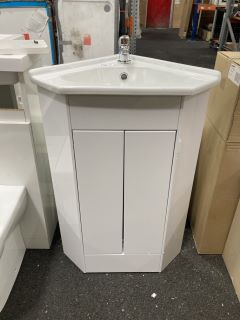 (COLLECTION ONLY) FLOOR STANDING 2 DOOR CORNER CLOSET SINK UNIT IN WHITE WITH MATCHING 1TH CERAMIC BASIN COMPLETE WITH A MONO BASIN MIXER TAP & CHROME SPRUNG WASTE - RRP £650: LOCATION - A2