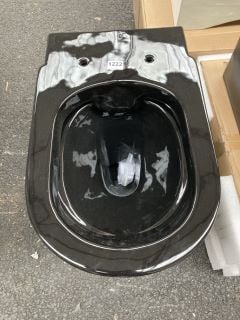 (COLLECTION ONLY) BLACK GLOSS BTW PAN ONLY - RRP £325: LOCATION - A6